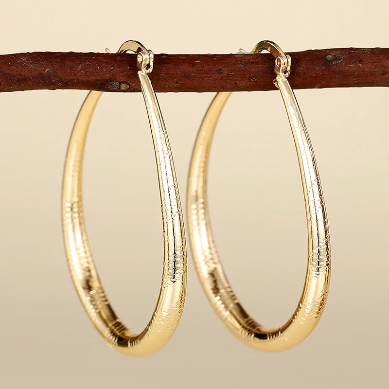 Women's Golden Hoop Earrings 18K Gold Plated Zinc Alloy Party Fashion Jewelry Large Circle Statement Accessories
