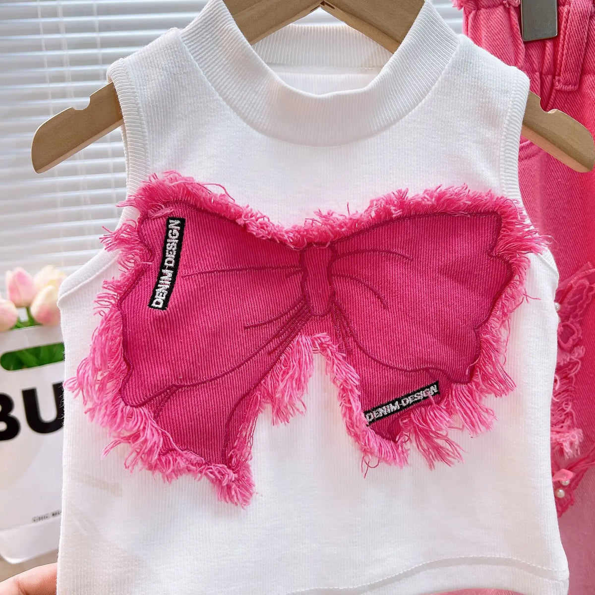 Girls' Summer Two-Piece Suit Sleeveless Ripped Jeans with Floral Denim for Older Children
