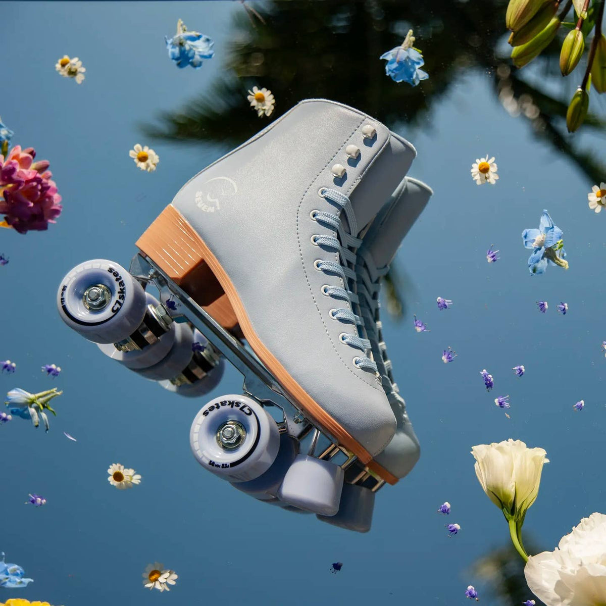 Wholesale Bleu Brume Quad Skates
